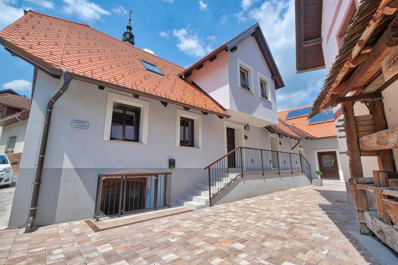 Auzlak Hisa, Apartments. Luce Exterior photo