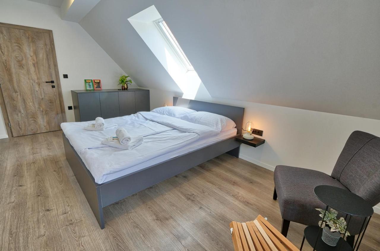 Auzlak Hisa, Apartments. Luce Exterior photo