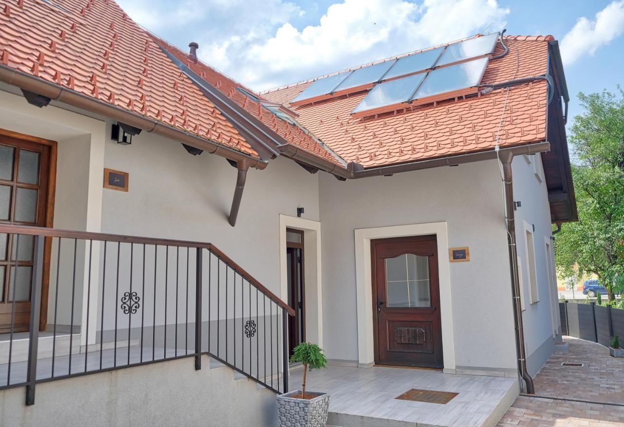 Auzlak Hisa, Apartments. Luce Exterior photo