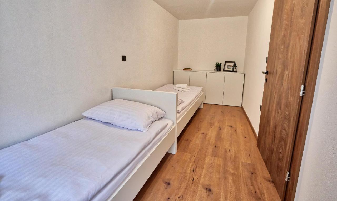 Auzlak Hisa, Apartments. Luce Exterior photo