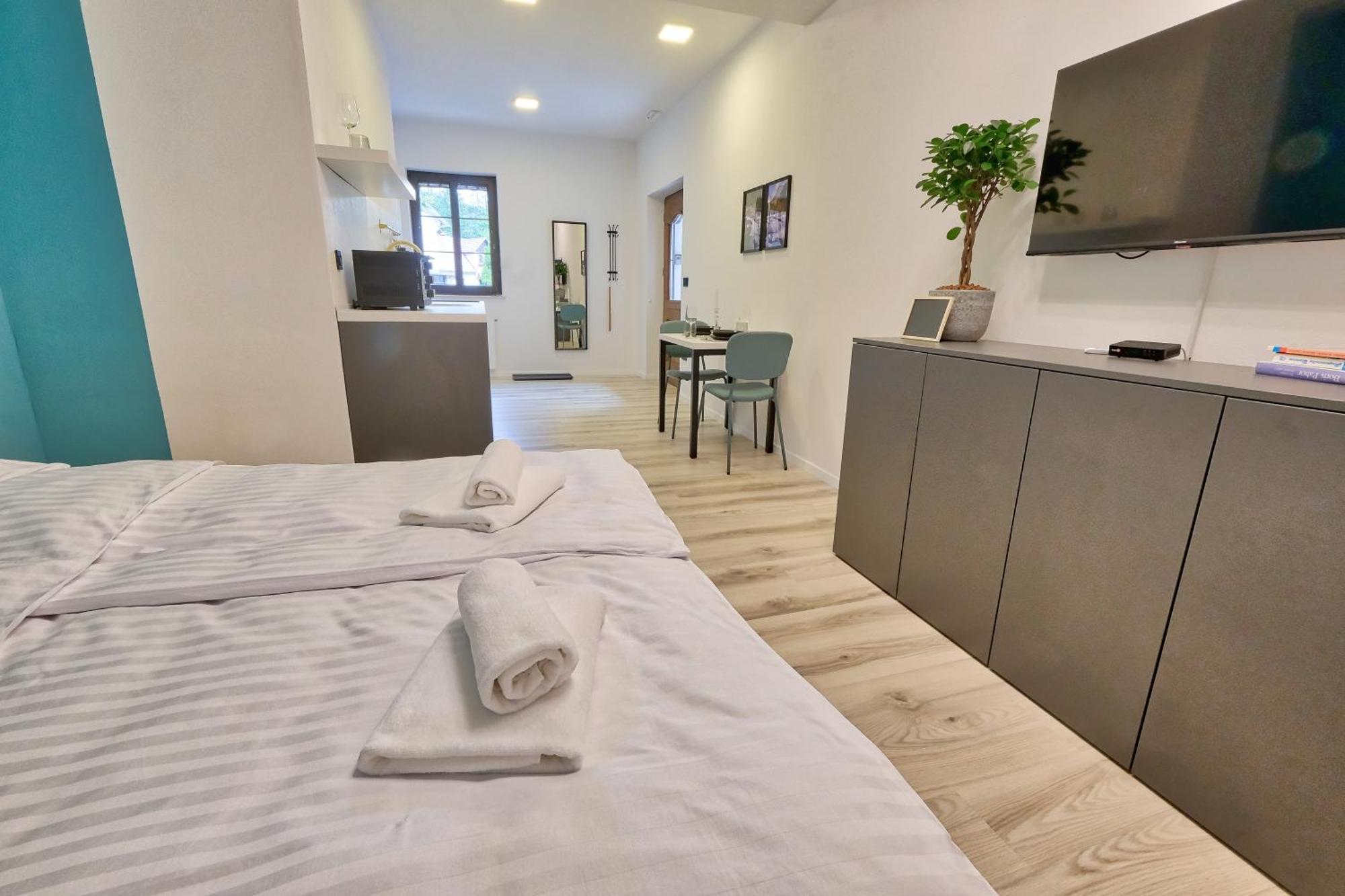 Auzlak Hisa, Apartments. Luce Room photo